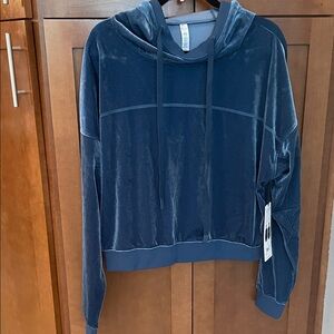 Alo yoga  long sleeve pullover